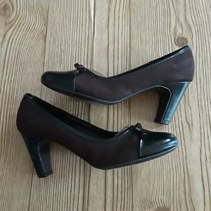 Predictions sz:5 1/2 Brown Faux Suede Bow Heels